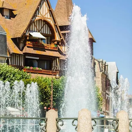 La Cote Fleurie - 5 Bdr - Garden & Jacuzzi - Tourgeville Plage ヴィラ *